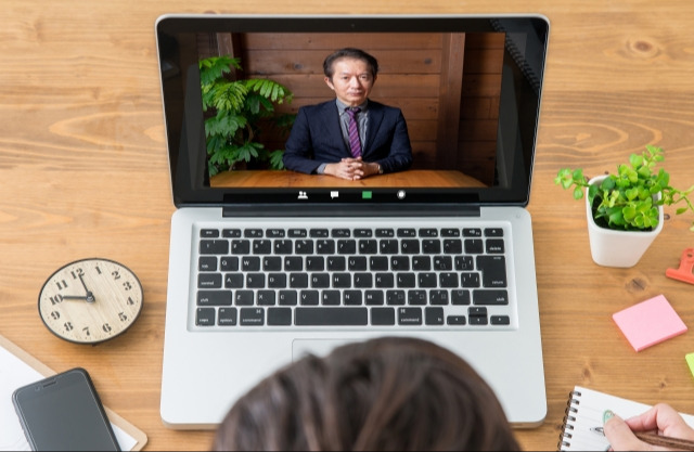 インタビュー動画